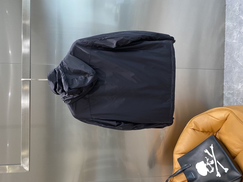 Pra*a outwear